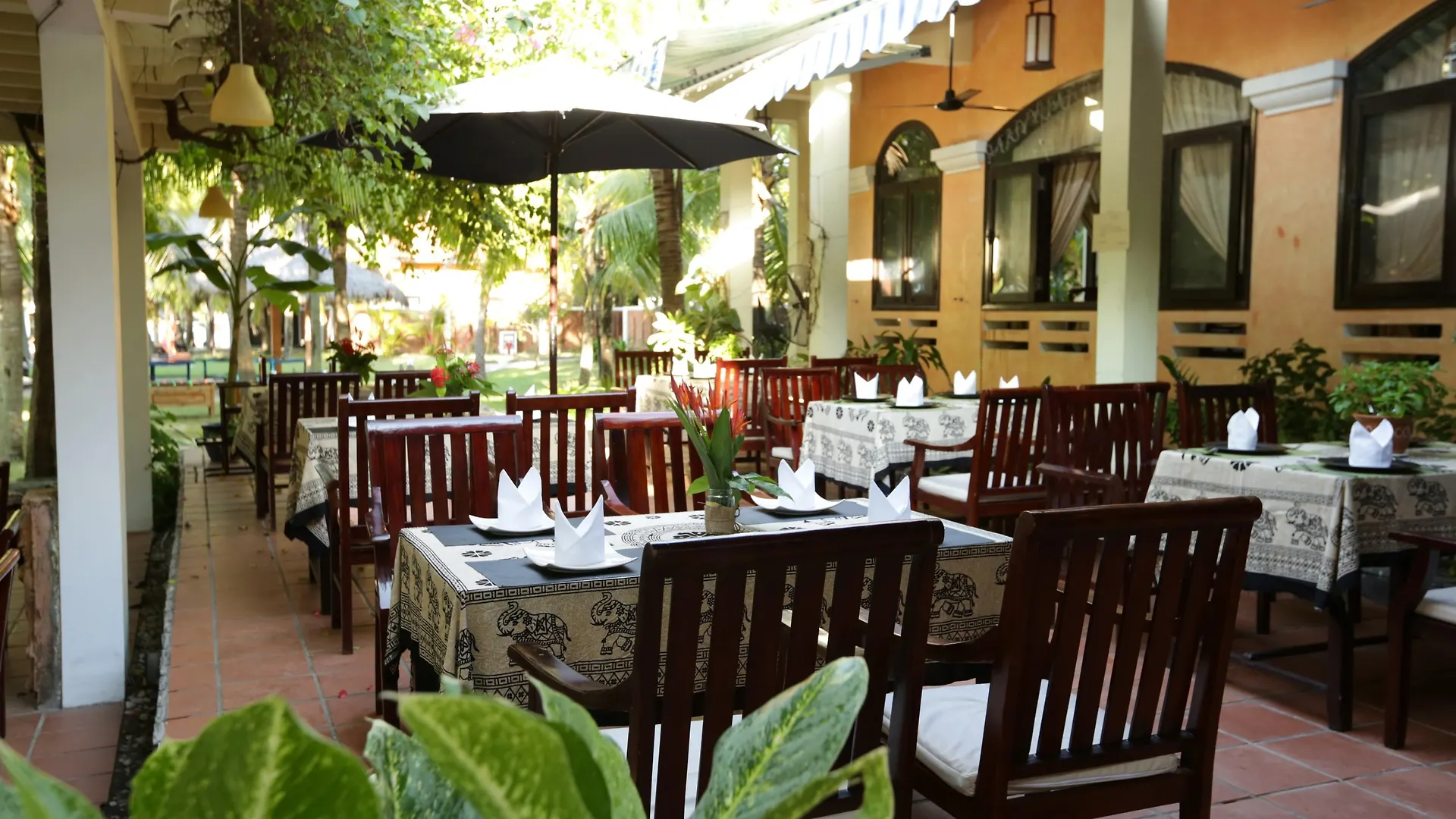 Le Belhamy Beach Resort & Spa, Hoi An An Bàn